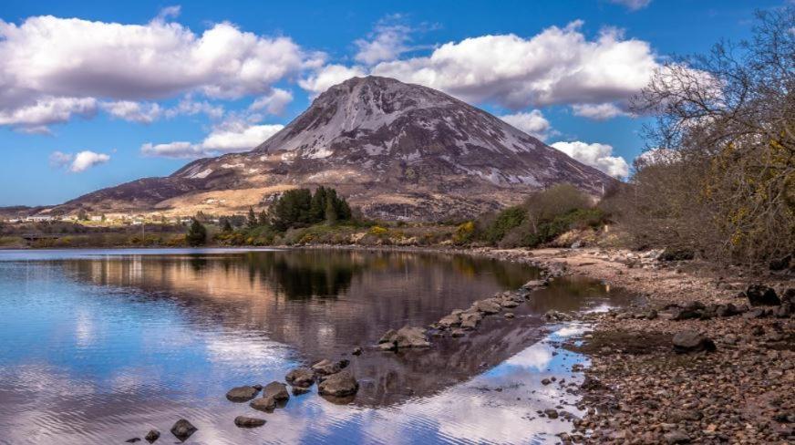 דירות Dungloe Lakeside Lodging מראה חיצוני תמונה